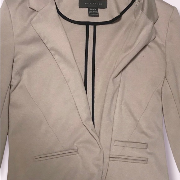 🌟SALE 2/$10.00‼️ SUZY SHIER Women’s 3/4 sleeve Blazer / Beige and Black size M - Picture 3 of 7